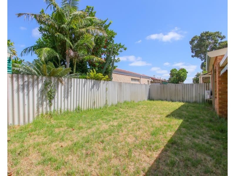 1B Tricourt Grove, Riverton WA 6148