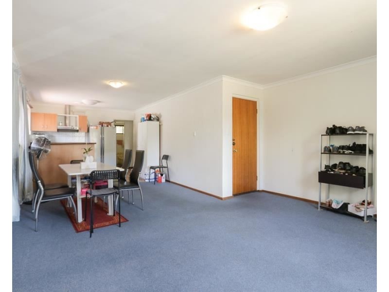 1B Tricourt Grove, Riverton WA 6148