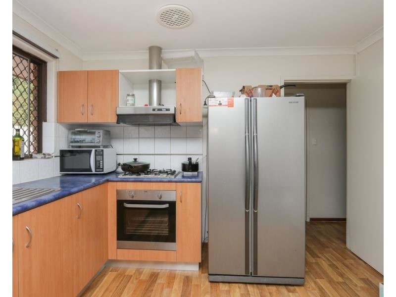 1B Tricourt Grove, Riverton WA 6148