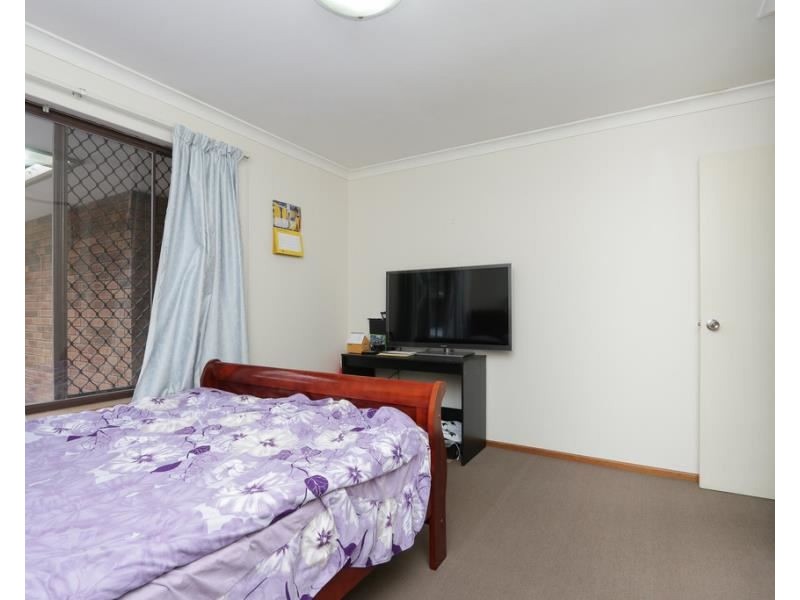 1B Tricourt Grove, Riverton WA 6148