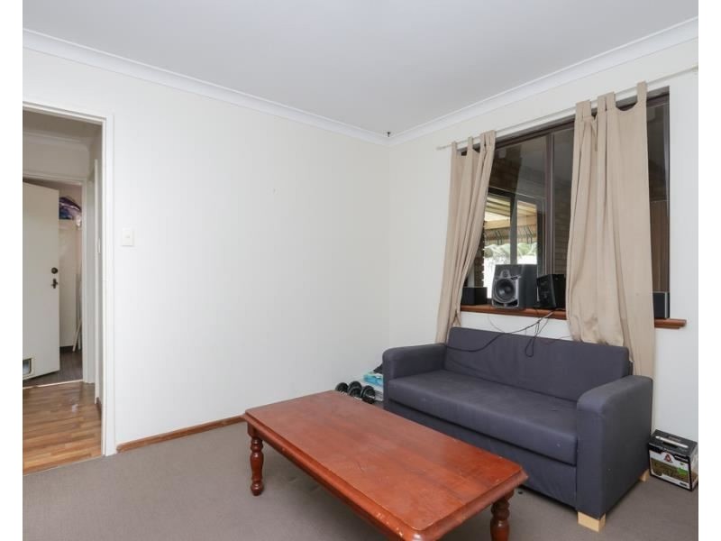 1B Tricourt Grove, Riverton WA 6148