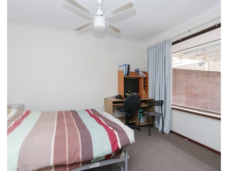 1B Tricourt Grove, Riverton WA 6148