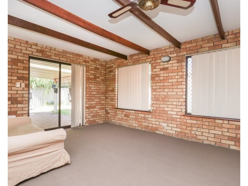 1B Tricourt Grove, Riverton WA 6148