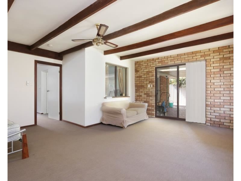 1B Tricourt Grove, Riverton WA 6148