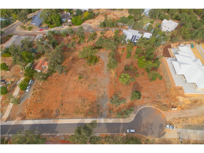 8 Gold Place, Mount Richon WA 6112