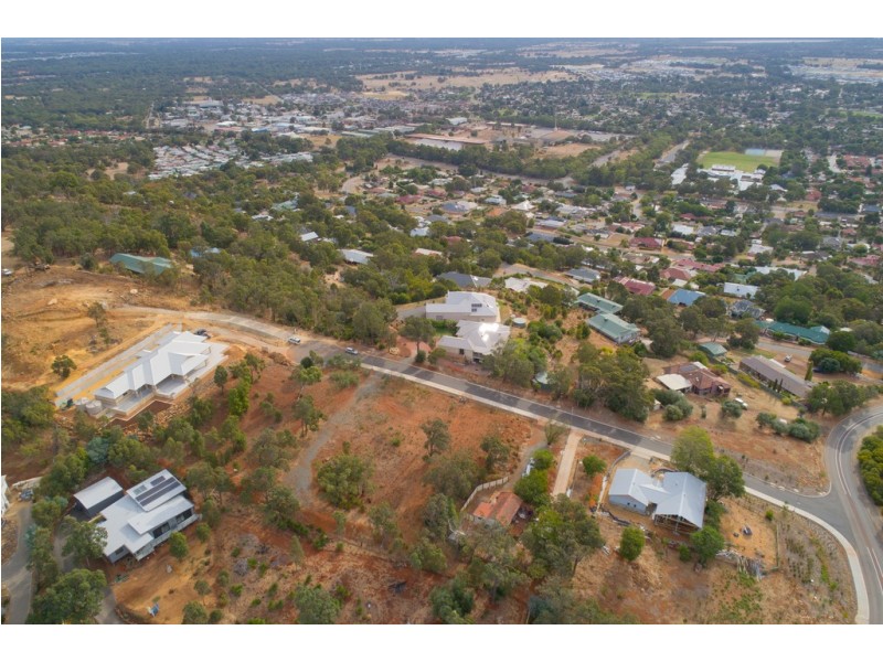 8 Gold Place, Mount Richon WA 6112