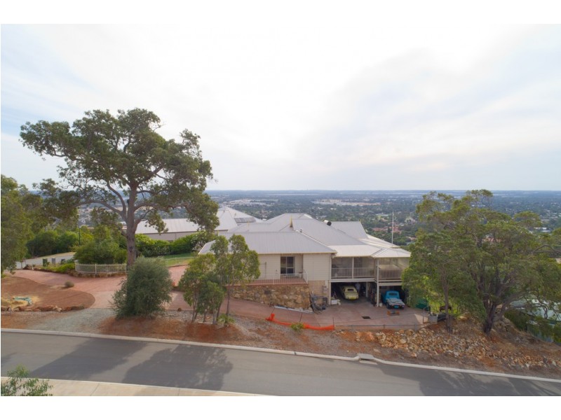 8 Gold Place, Mount Richon WA 6112