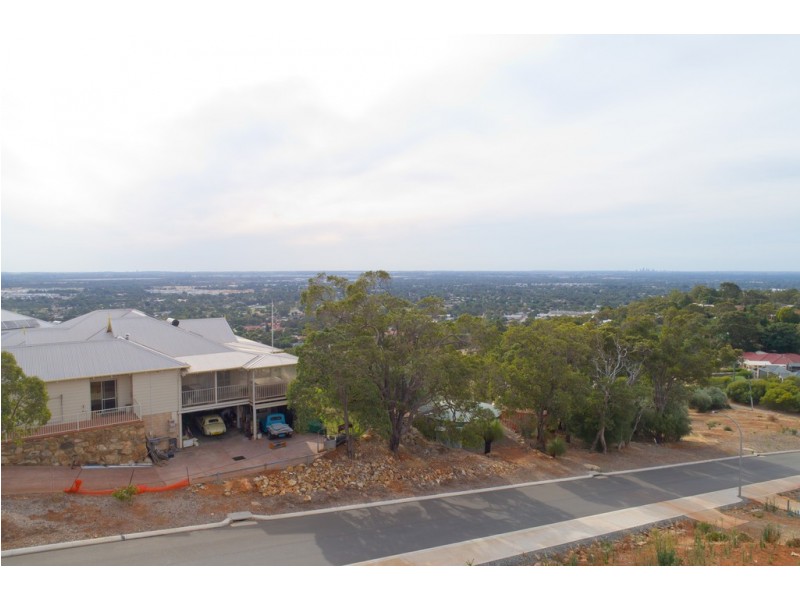 8 Gold Place, Mount Richon WA 6112
