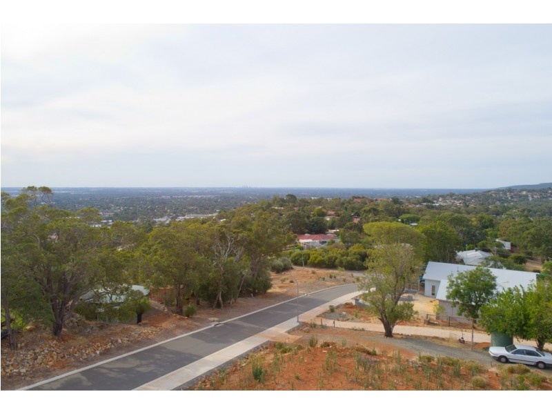 8 Gold Place, Mount Richon WA 6112