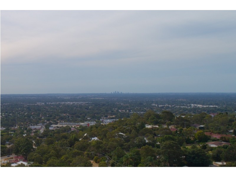 8 Gold Place, Mount Richon WA 6112