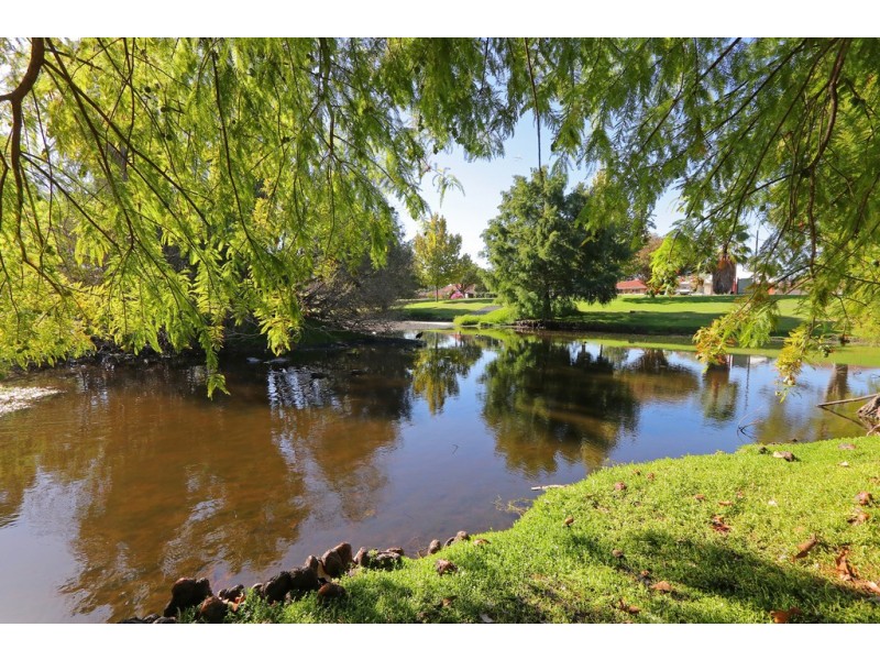 6 Brockman Retreat, Bentley WA 6102