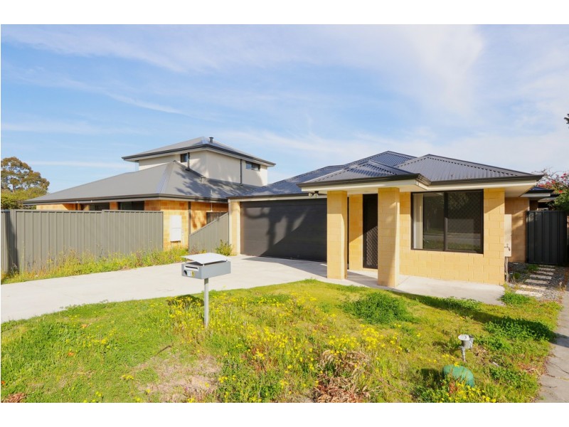 16B Reen Street, St James WA 6102