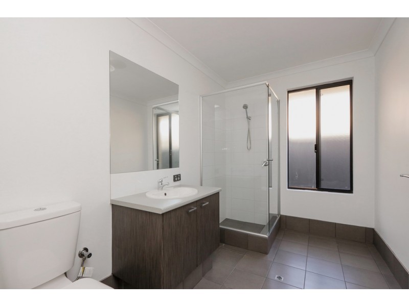 16B Reen Street, St James WA 6102
