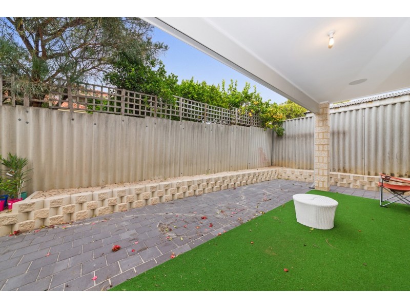 9A Bellairs Rd, Kardinya WA 6163