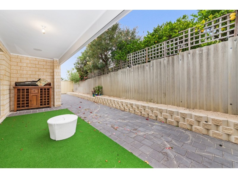 9A Bellairs Rd, Kardinya WA 6163