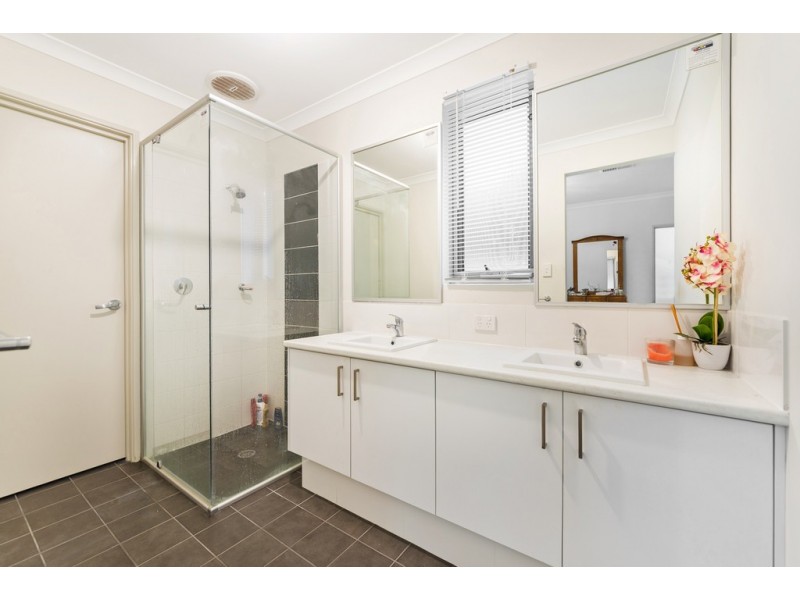 9A Bellairs Rd, Kardinya WA 6163