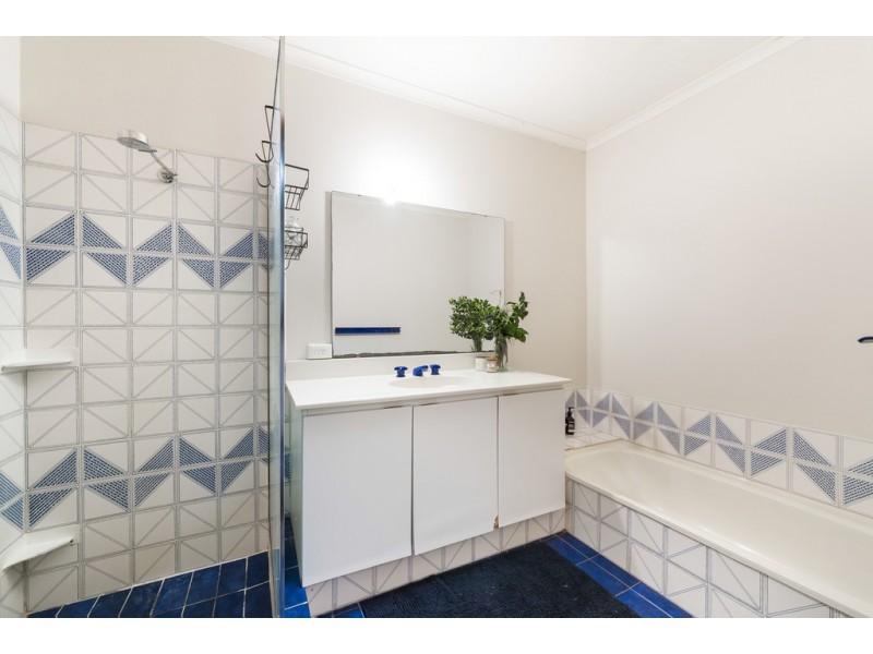 7 Cantray Ave, Applecross WA 6153