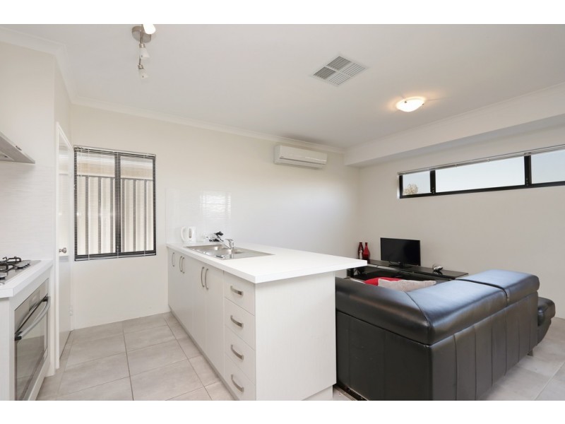 146 Mornington Crescent, Wandi WA 6167