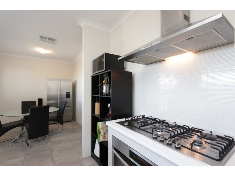 146 Mornington Crescent, Wandi WA 6167