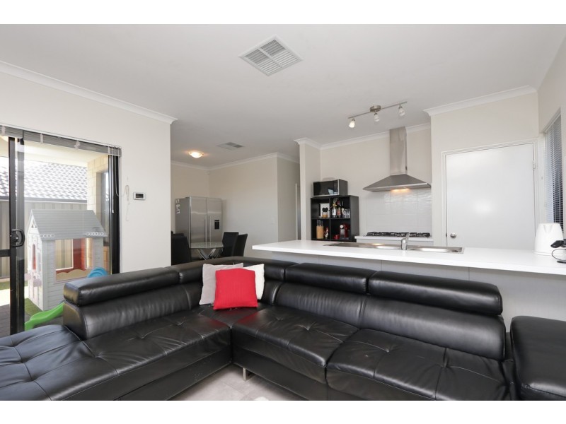 146 Mornington Crescent, Wandi WA 6167