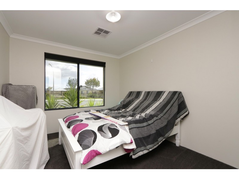 9 Torino Crescent, Piara Waters WA 6112