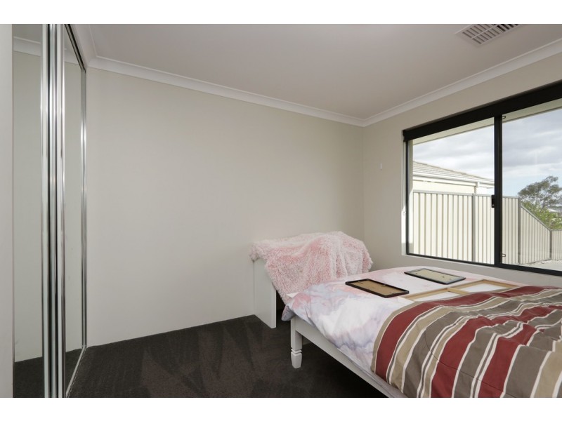 9 Torino Crescent, Piara Waters WA 6112