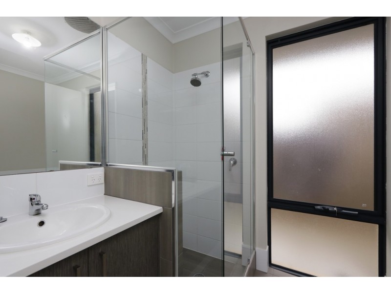 9 Torino Crescent, Piara Waters WA 6112