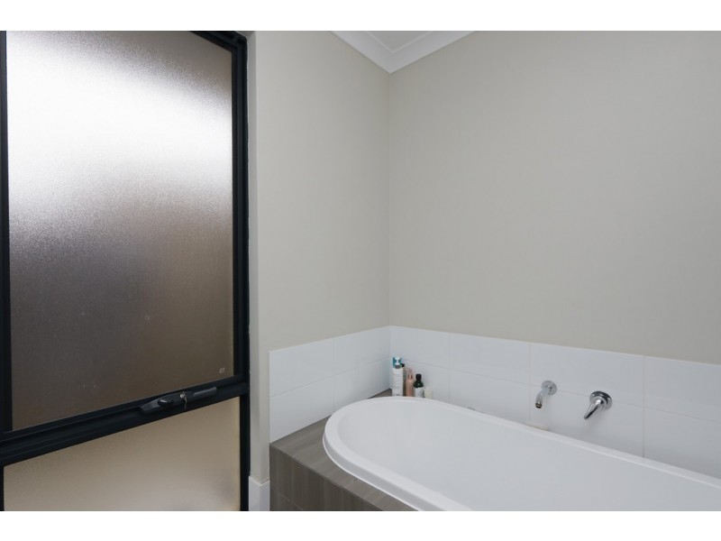 9 Torino Crescent, Piara Waters WA 6112