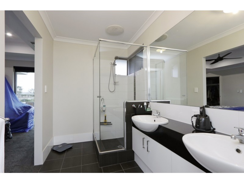 9 Torino Crescent, Piara Waters WA 6112