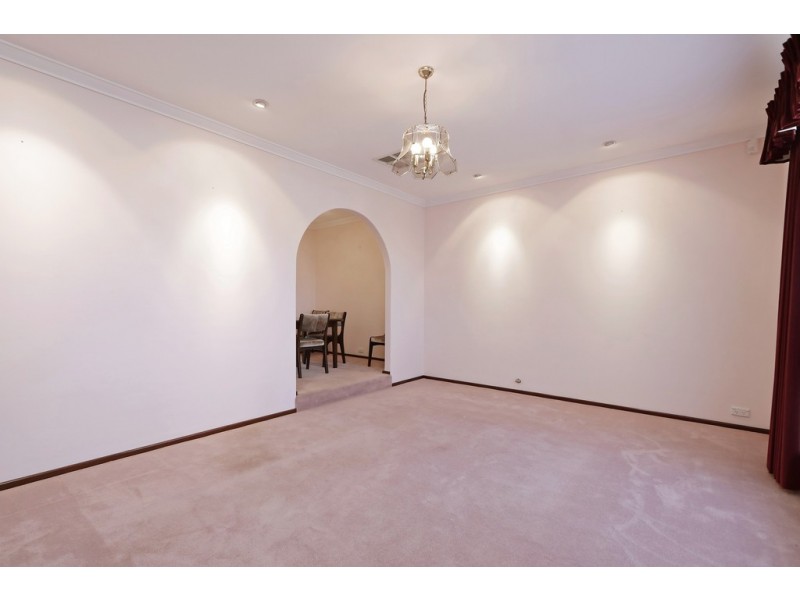 17 Waverley Way, Parkwood WA 6147