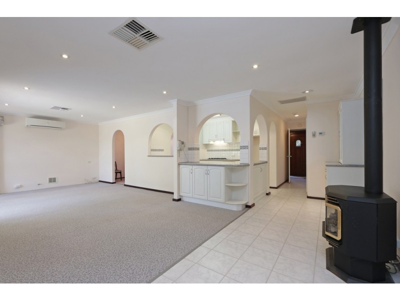 17 Waverley Way, Parkwood WA 6147