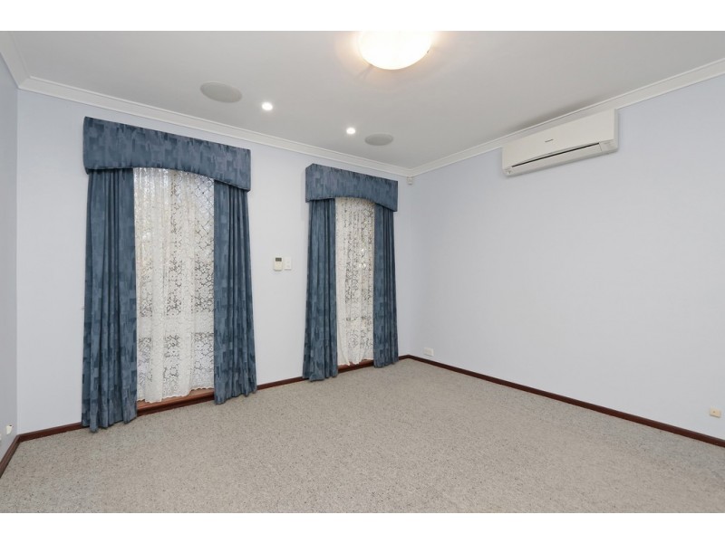 17 Waverley Way, Parkwood WA 6147