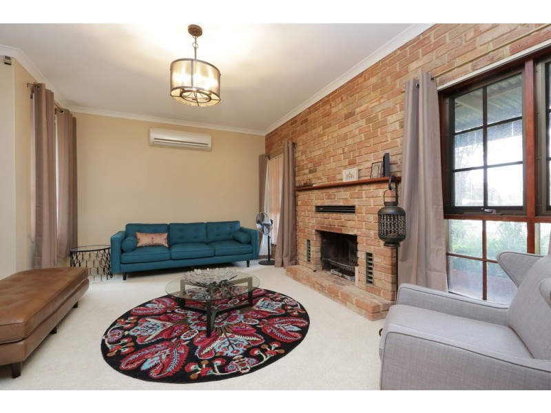 10 Alaric Court, Parkwood WA 6147