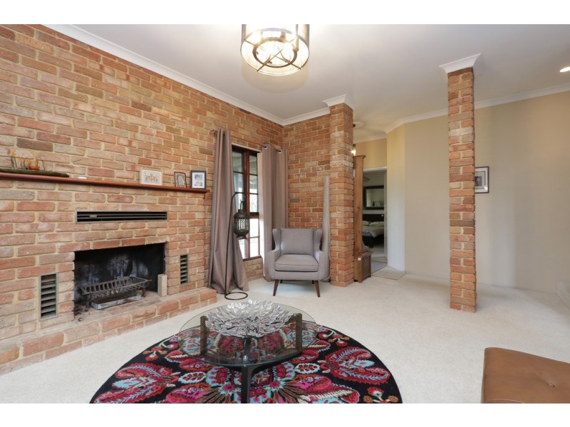 10 Alaric Court, Parkwood WA 6147