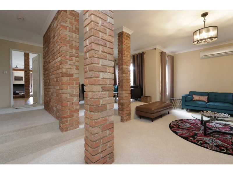 10 Alaric Court, Parkwood WA 6147