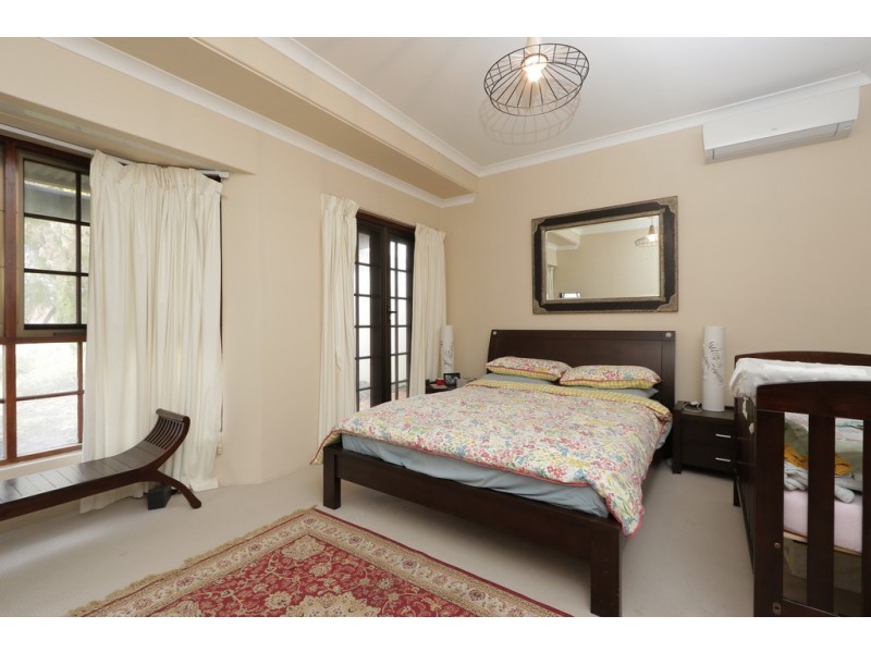 10 Alaric Court, Parkwood WA 6147