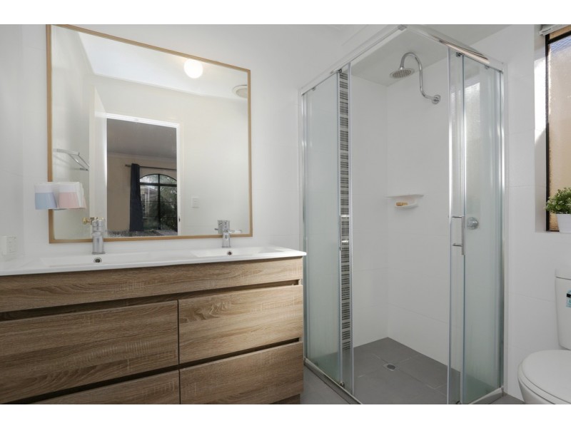 69 Baningan Avenue, Success WA 6164