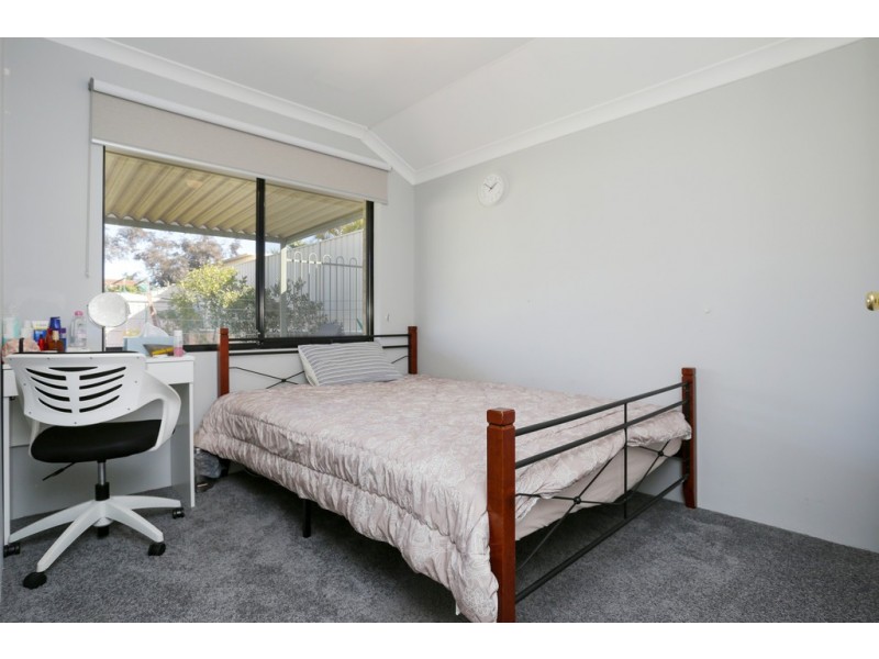 69 Baningan Avenue, Success WA 6164