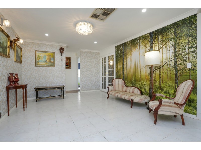 69 Baningan Avenue, Success WA 6164