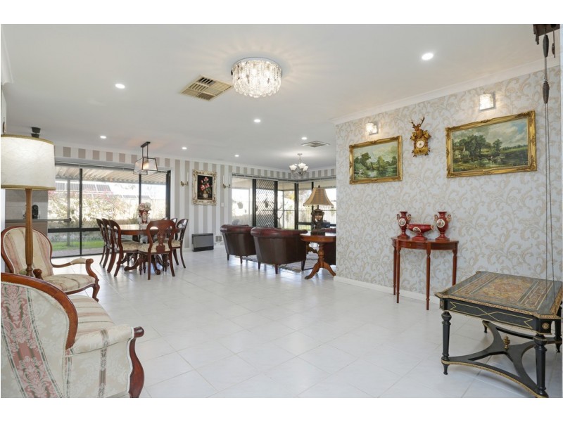 69 Baningan Avenue, Success WA 6164