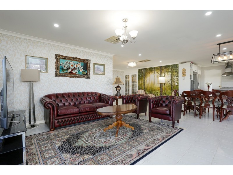 69 Baningan Avenue, Success WA 6164