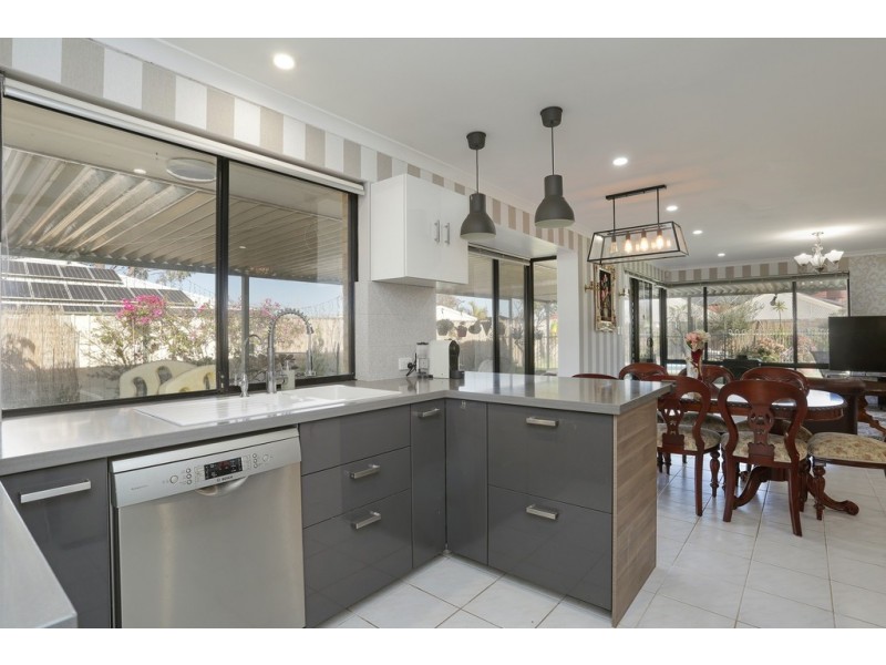 69 Baningan Avenue, Success WA 6164