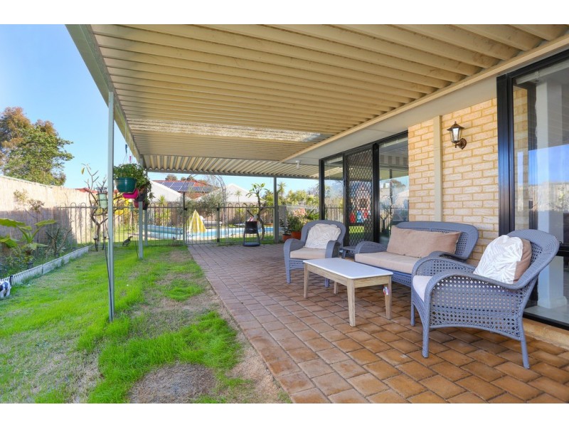 69 Baningan Avenue, Success WA 6164