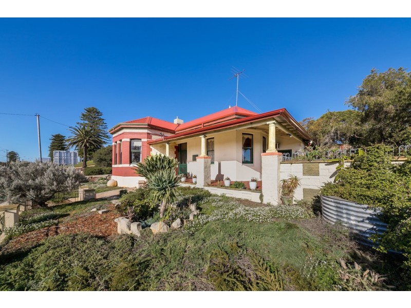 247 High Street corner of Bateman Street, Fremantle WA 6160