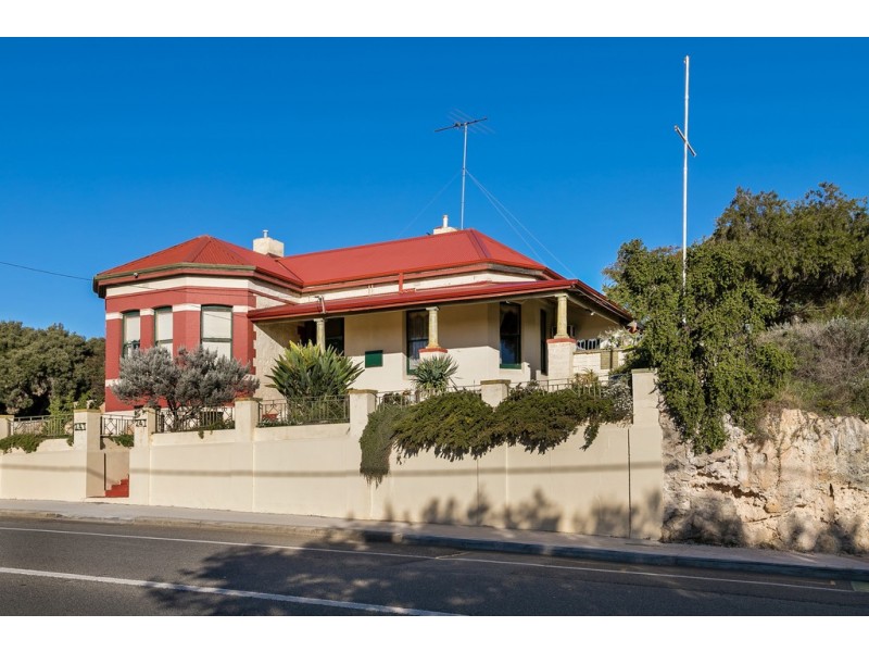 247 High Street corner of Bateman Street, Fremantle WA 6160