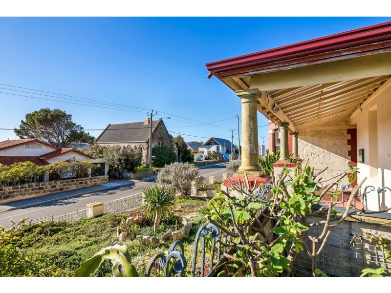 247 High Street corner of Bateman Street, Fremantle WA 6160