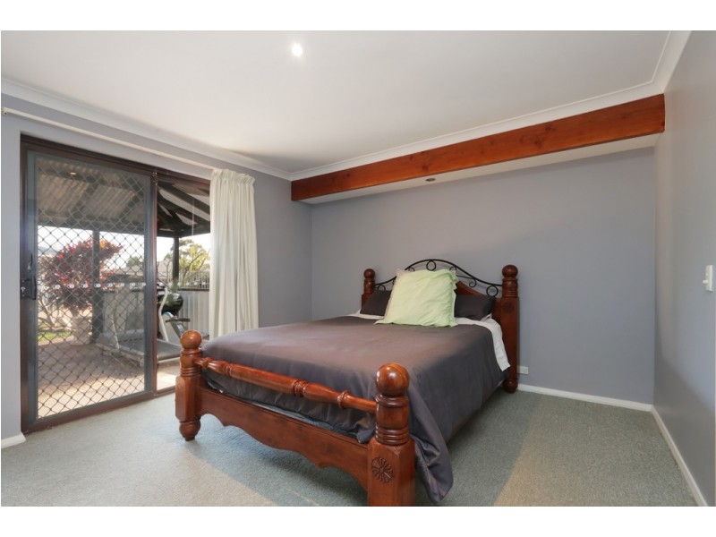 8 Noonan Court, Willetton WA 6155