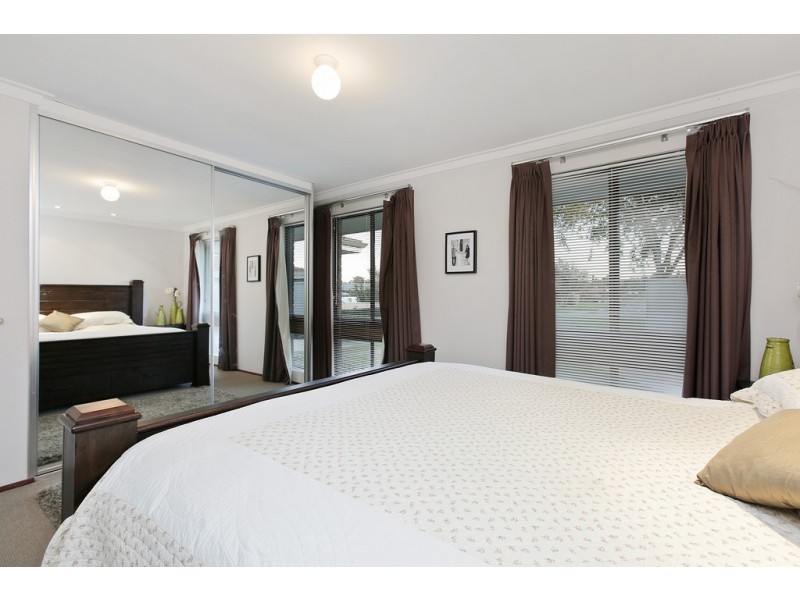 24 Ropele Drive, Parkwood WA 6147