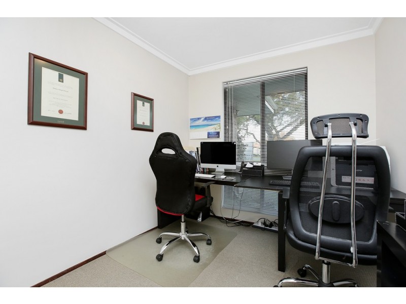 24 Ropele Drive, Parkwood WA 6147