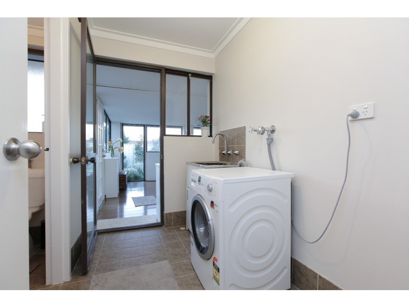 24 Ropele Drive, Parkwood WA 6147